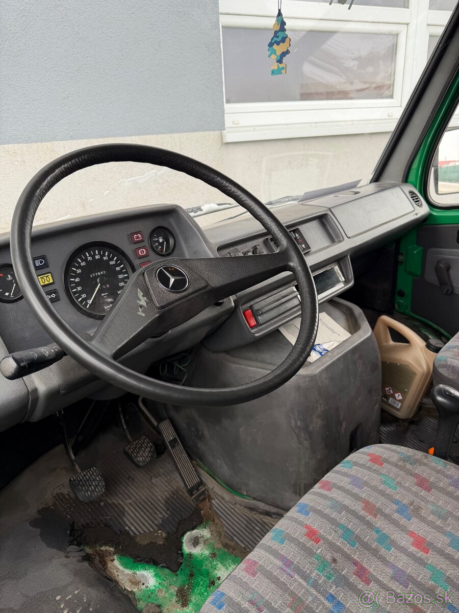 Mercedes-Benz 208D - 19