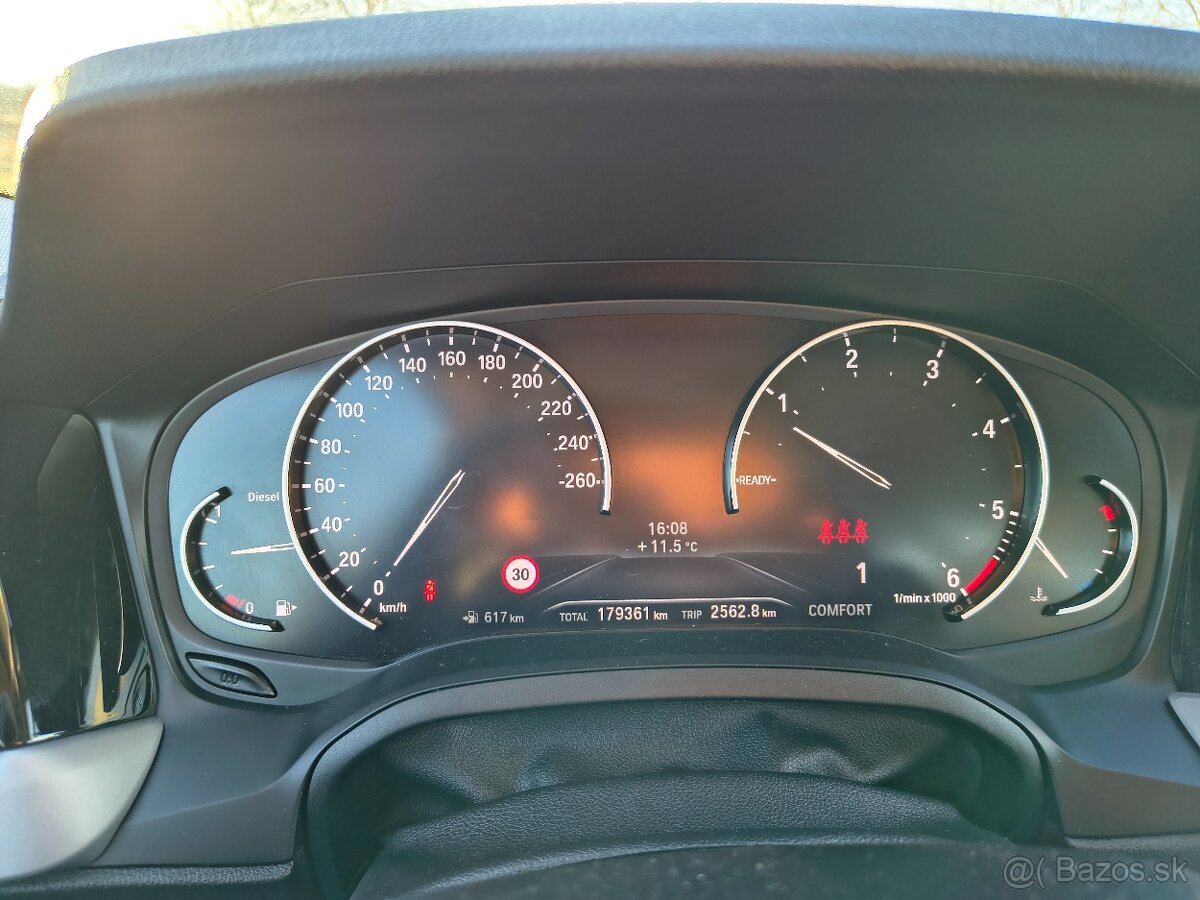 BMW 318D G21 110kW - 19