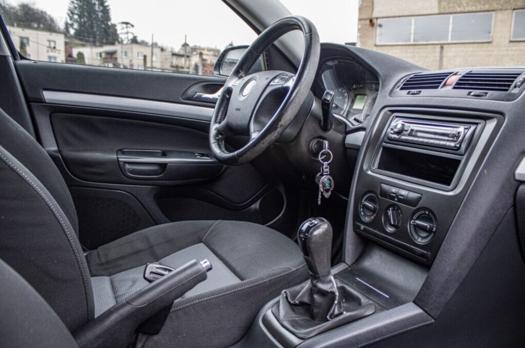 Škoda Octavia 2 z roku 2007 - 19