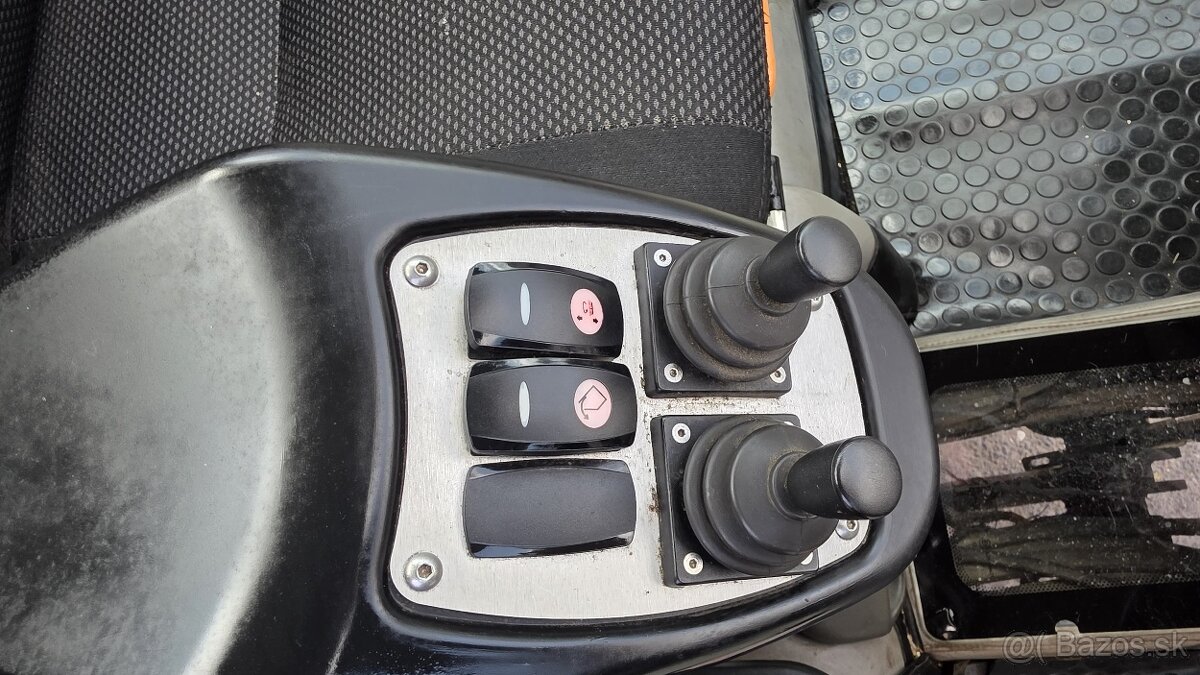 Víceúčelový zametací stroj, multicar, AUSA B200H,sklápěč,4x4 - 19