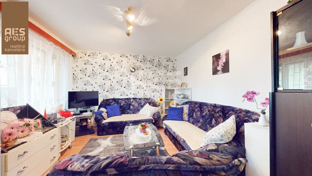 PREDAJ, ZÁHRADA S DVOMA CHATAMI, NOVÁ HORA, STUPAVA - 19