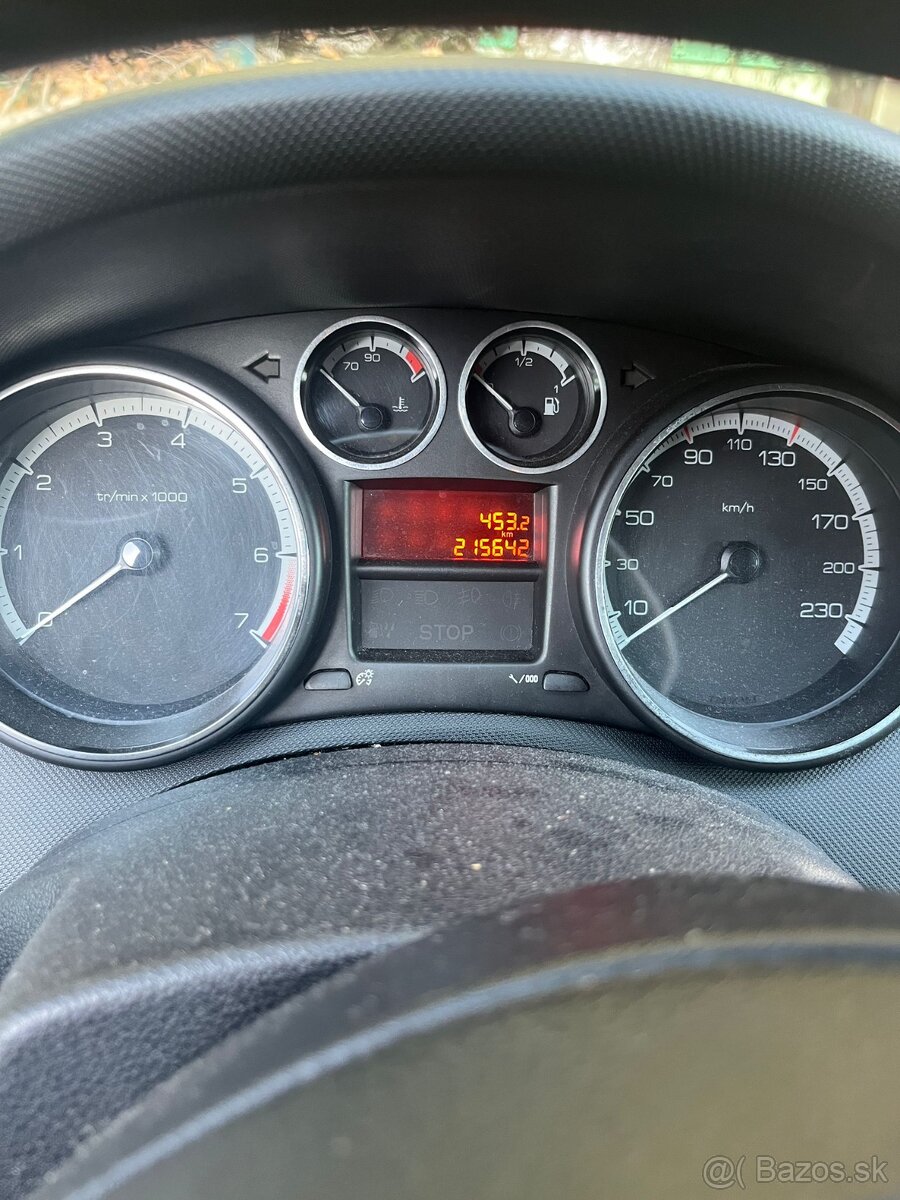 Peugeot 308 1.4 Benzín - 19