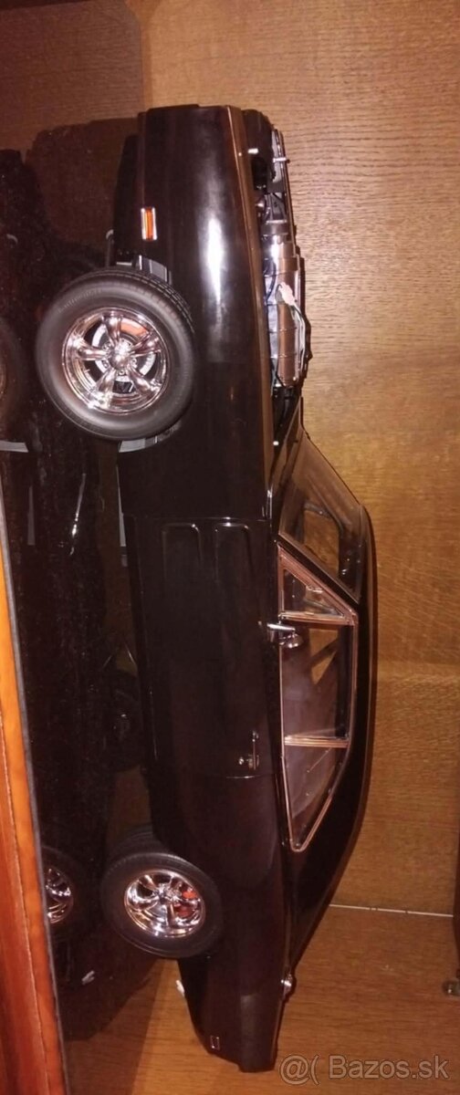 Dodge Chalanger R/T V MIERKE 1:8 - 19