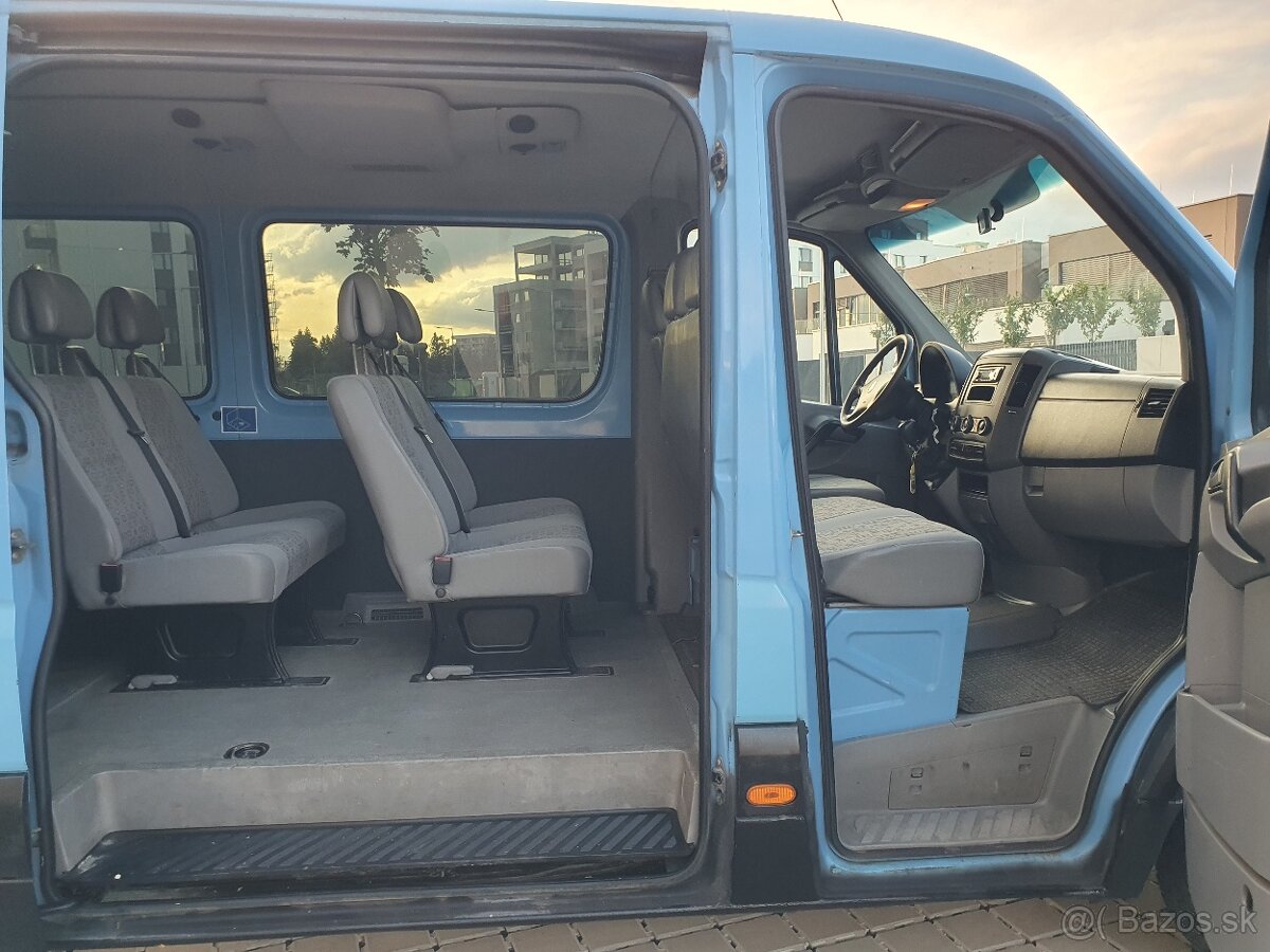 Volkswagen Crafter 2.5 TDI 9-miestny - 19