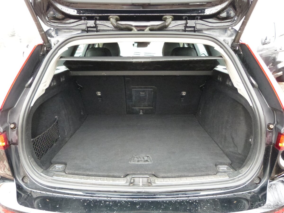 Volvo V60 B4 Momentum Pro A/T - 19