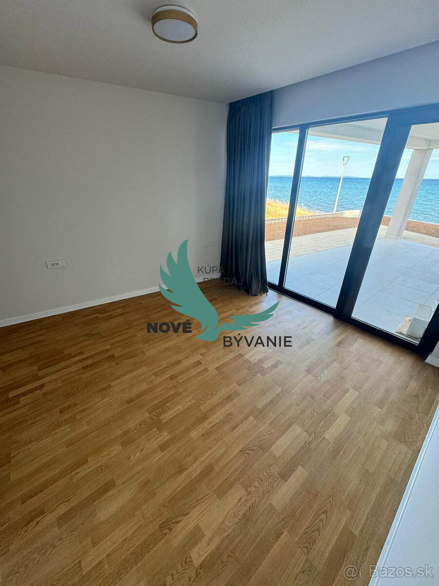 Na predaj novostavba apartmánu v prvej rade od mora v Chorvá - 19