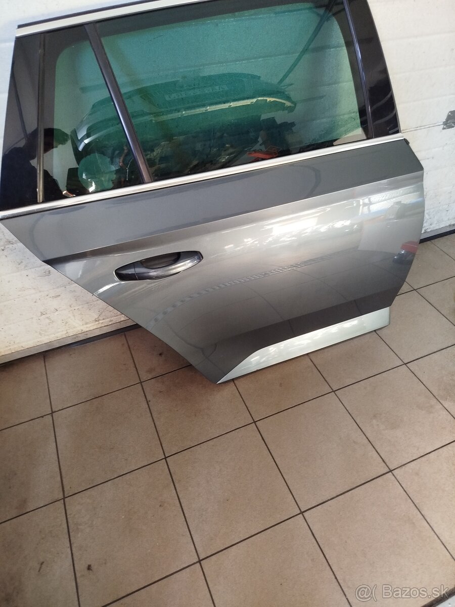 Rozpredám Superb 3 dvere (pravá strana) - 19