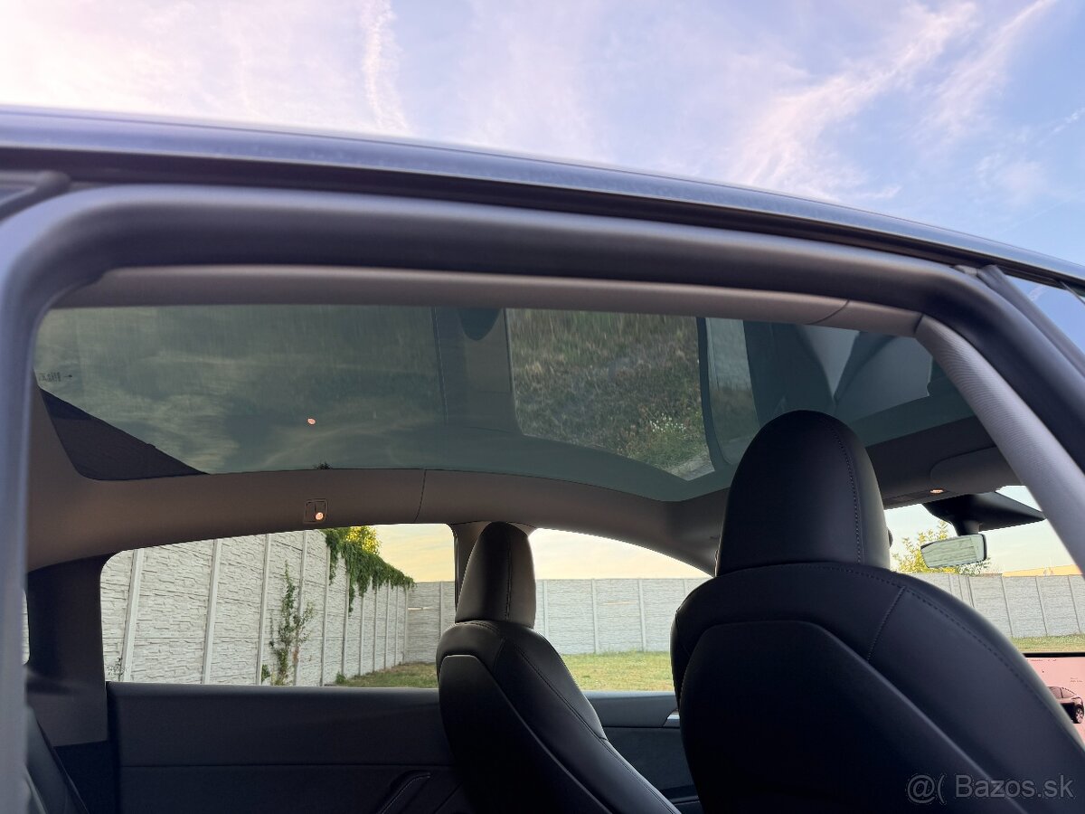 Tesla Model Y Long Range All-Wheel Drive - 19