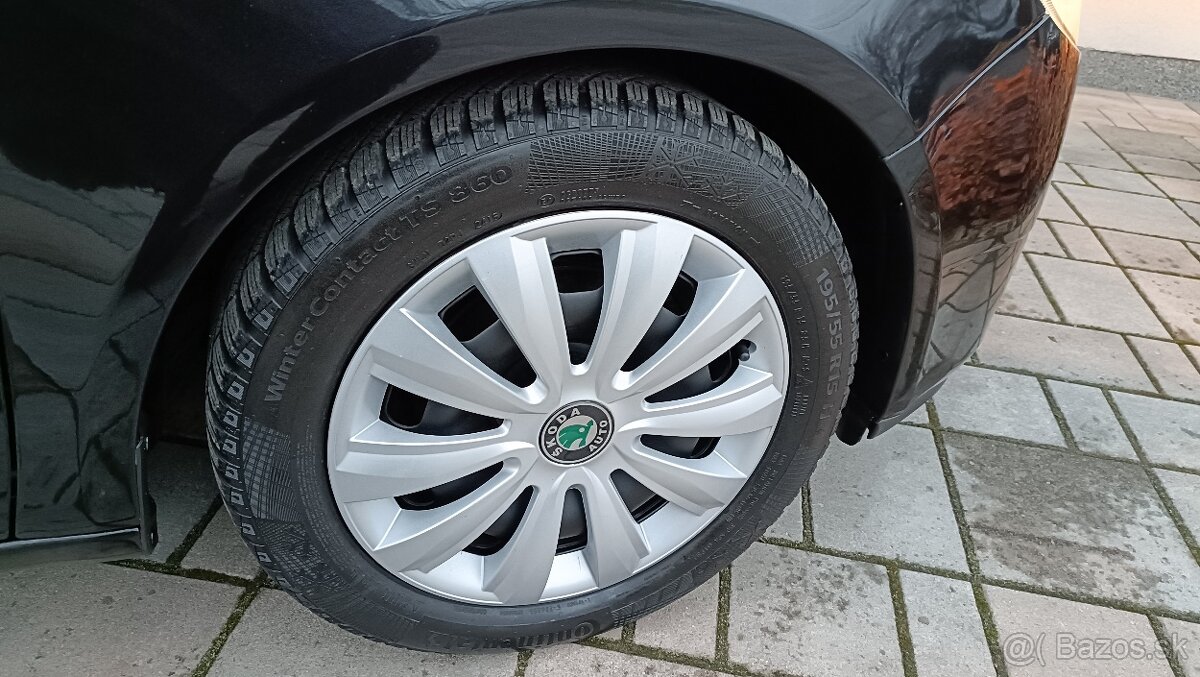 ŠKODA ROOMSTER 1.4 MPI 63 kW PLUS EDITION - 19