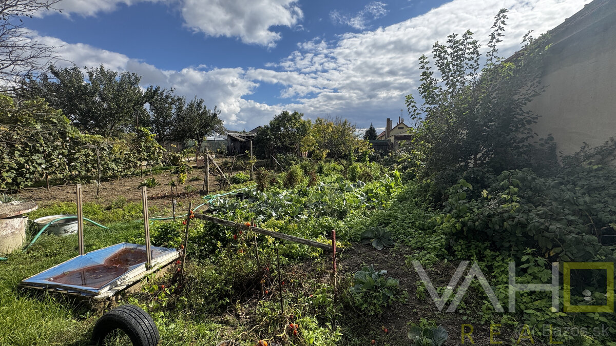 🏡 Na predaj: tehlový rodinný dom s veľkým pozemkom v obci Vá - 19