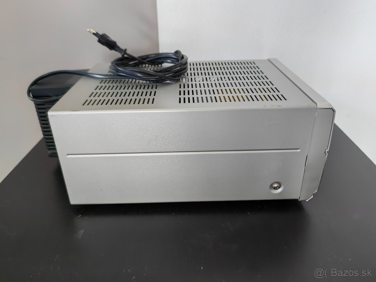 Denon UD-M50 receiver - 19
