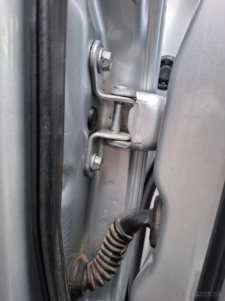 TOYOTA RAV4 2.0 D-4D 4X4 - 19