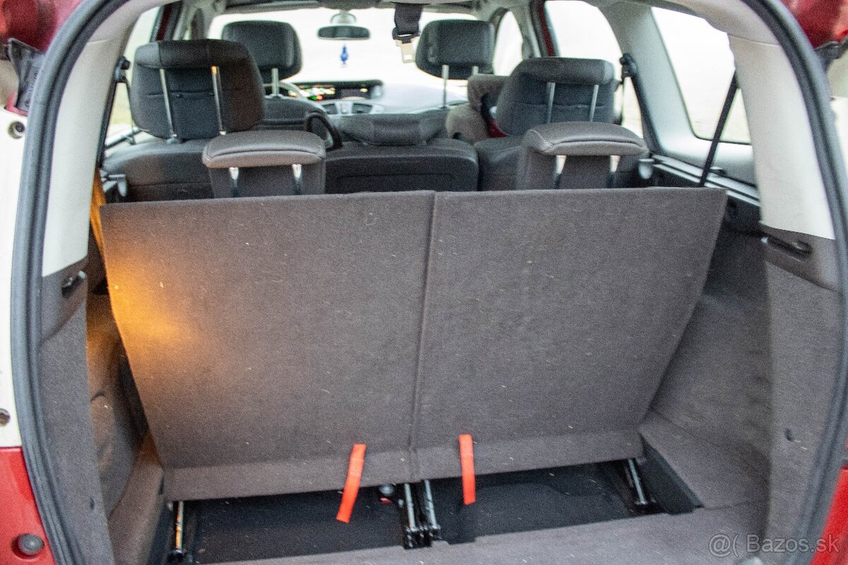 Renault Grand Scénic 1.9 dCi 96kW 7-miestne 2011 - 19