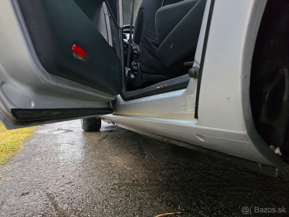 Seat Alhambra 1.9TDI 85KW M/6 ťažné / BEZ KOROZIE/ - 19