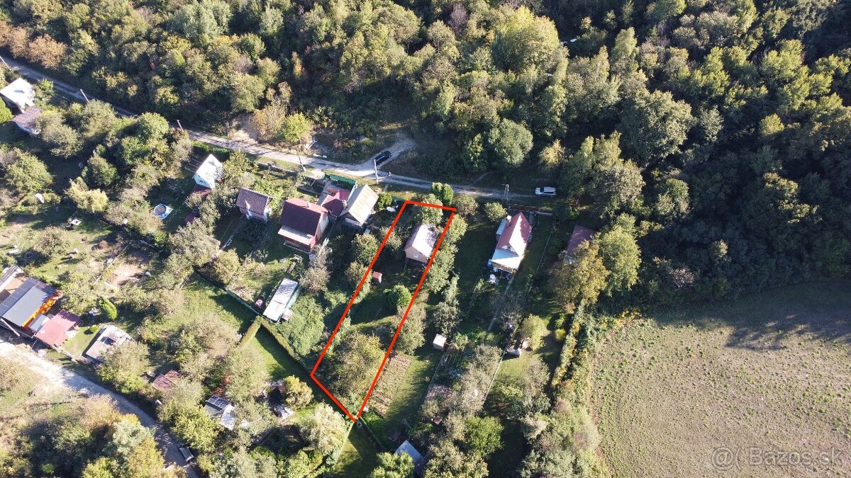 Murovaná chatka so záhradou, Čičky - 19