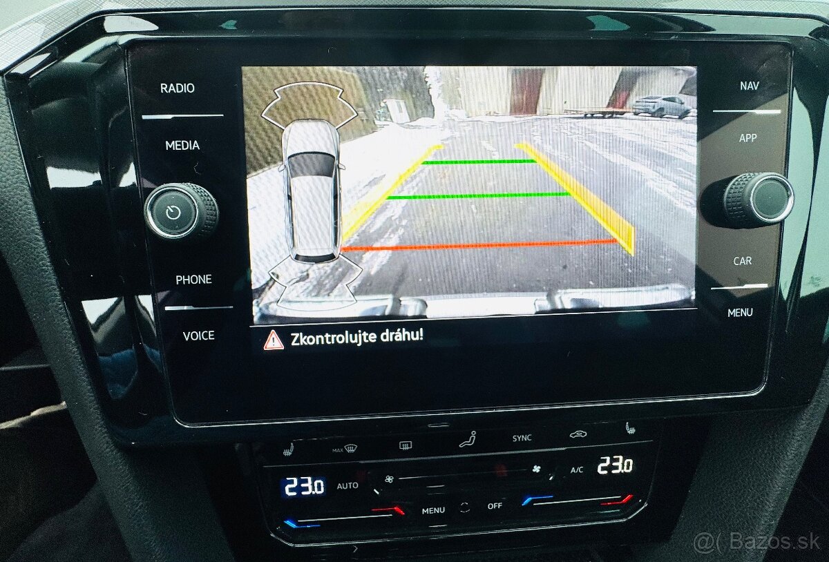 VVW Passat Variant 2.0 TDi DSG Business 2023 110kW NAVI,LED - 19