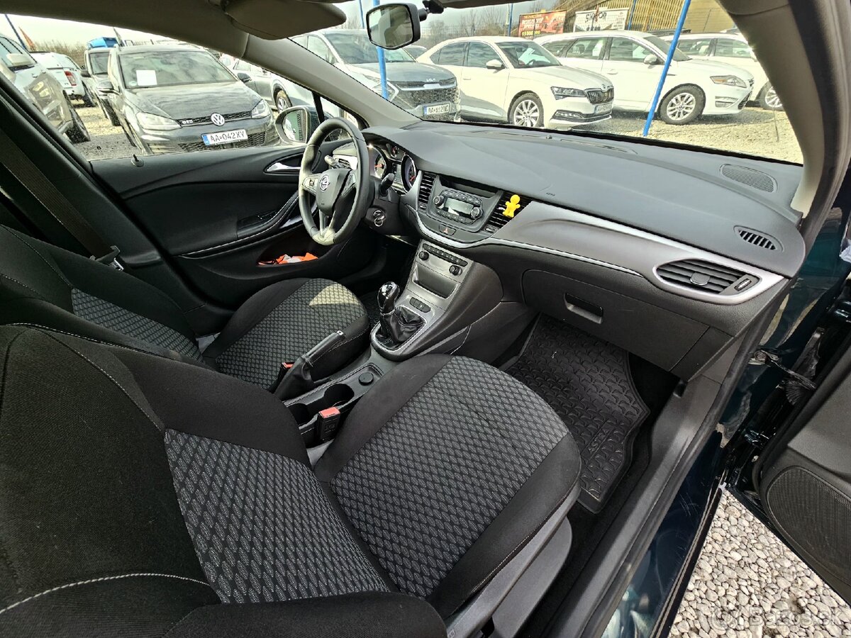 Opel Astra 1.4 Selection 74kW 100HP M5 Rezervované - 19