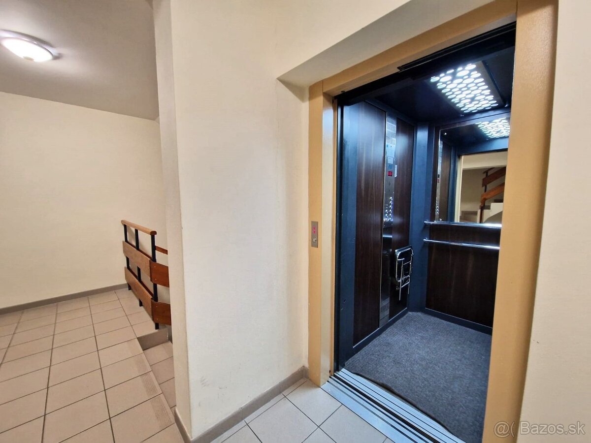REZERVOVANÉ/ 3 izbový luxusne zariadený veľkorysý apartmán - 19