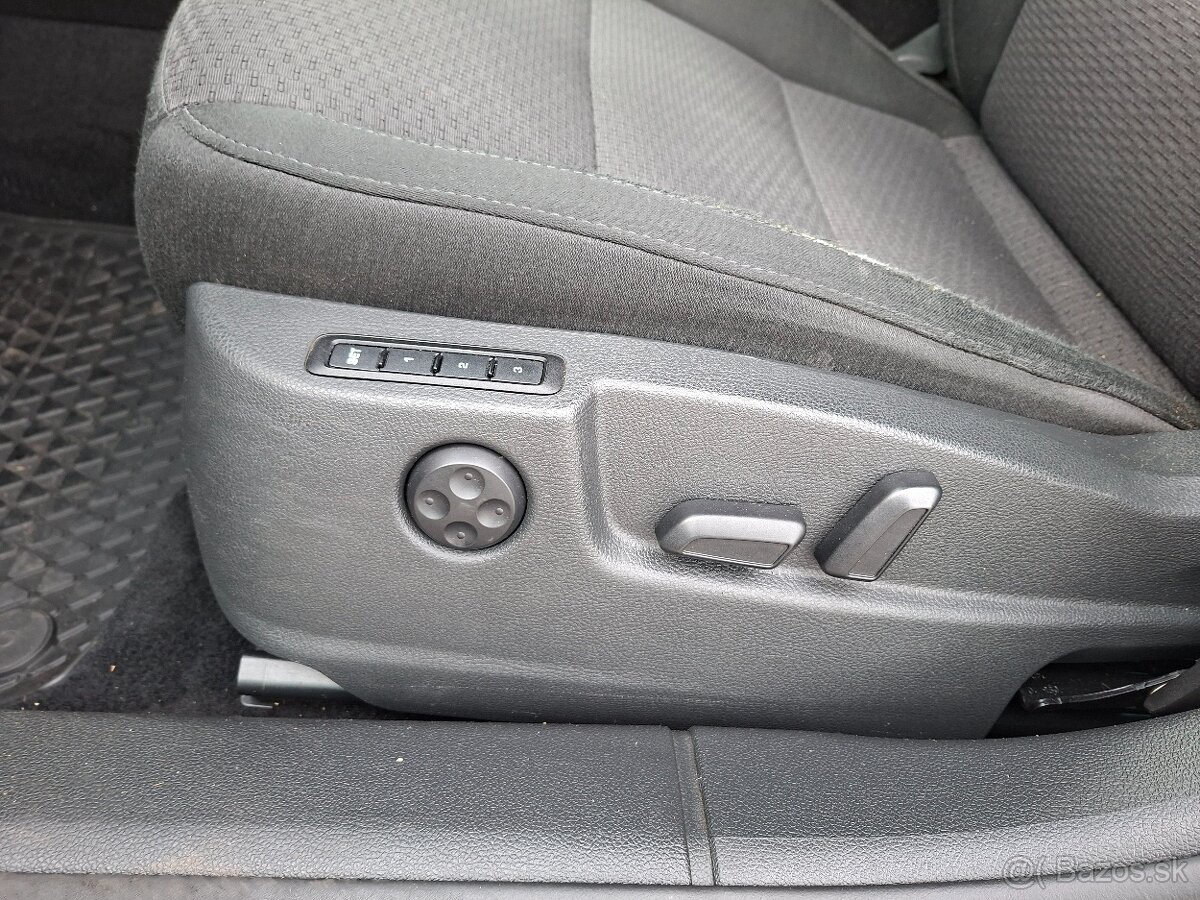 Škoda Superb Combi 2.0 TDI - 19