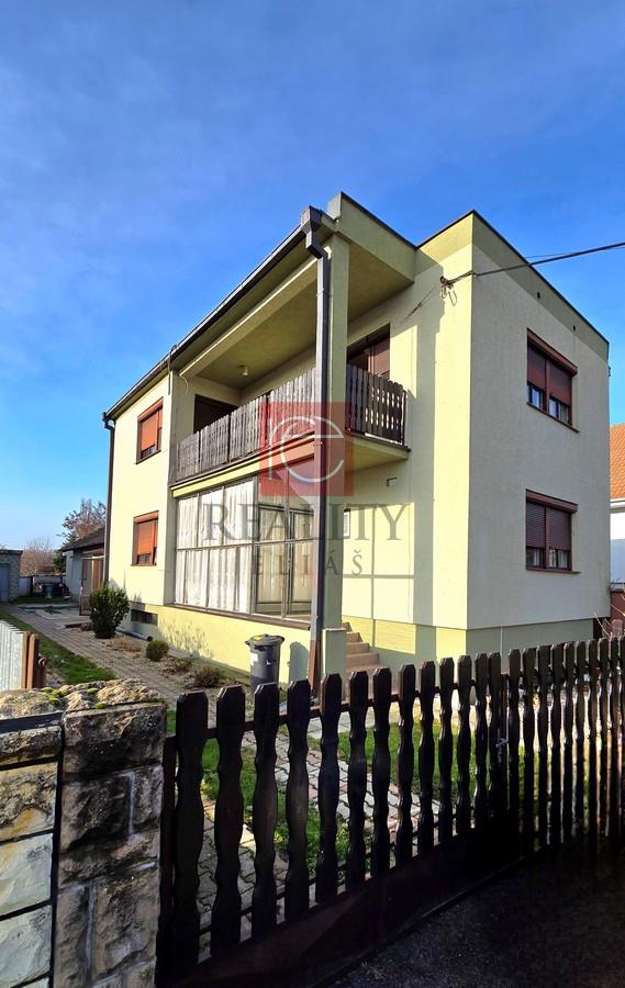 NA PREDAJ rodinný dom s veľkým pozemkom,Veľký Kýr - 19