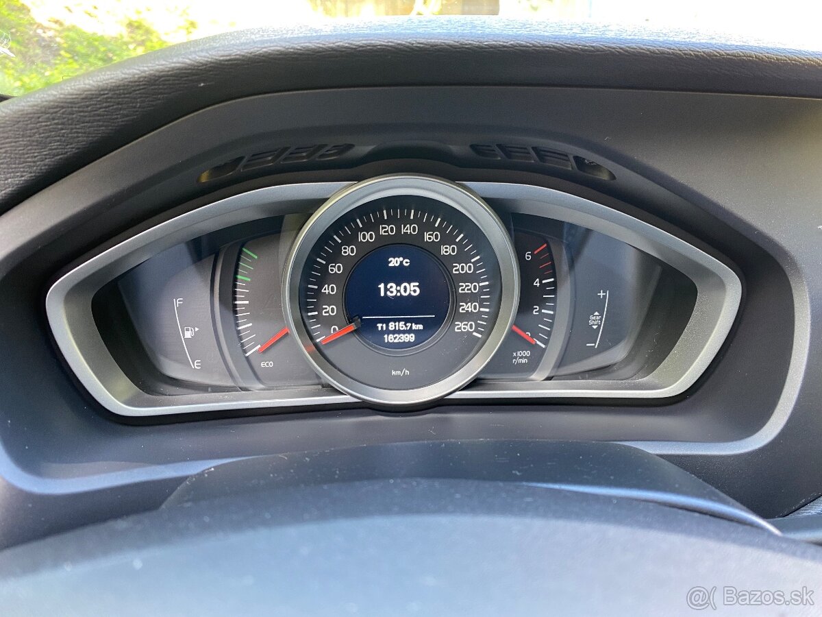 Volvo V40 Cross Country 2,0 D 88kW - 19