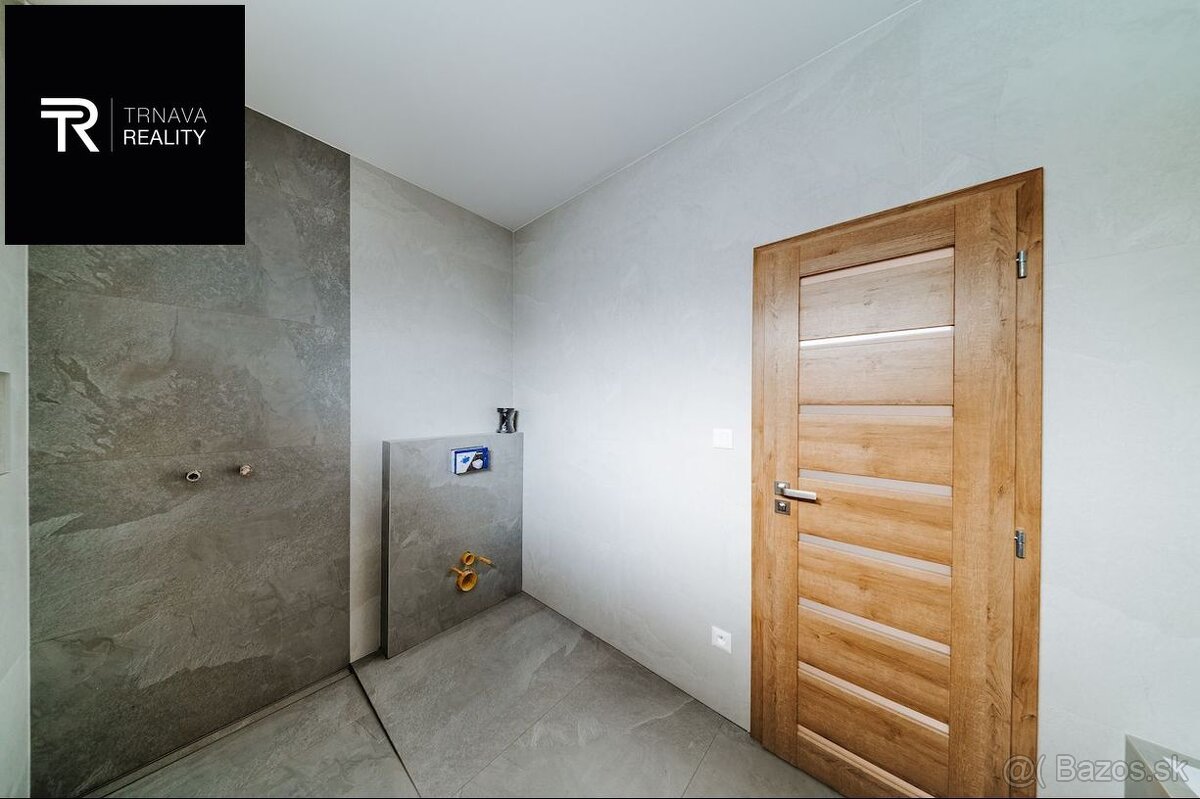 TRNAVA REALITY - DOM V ŠTANDARDE s prístreškom a terasou, ob - 19