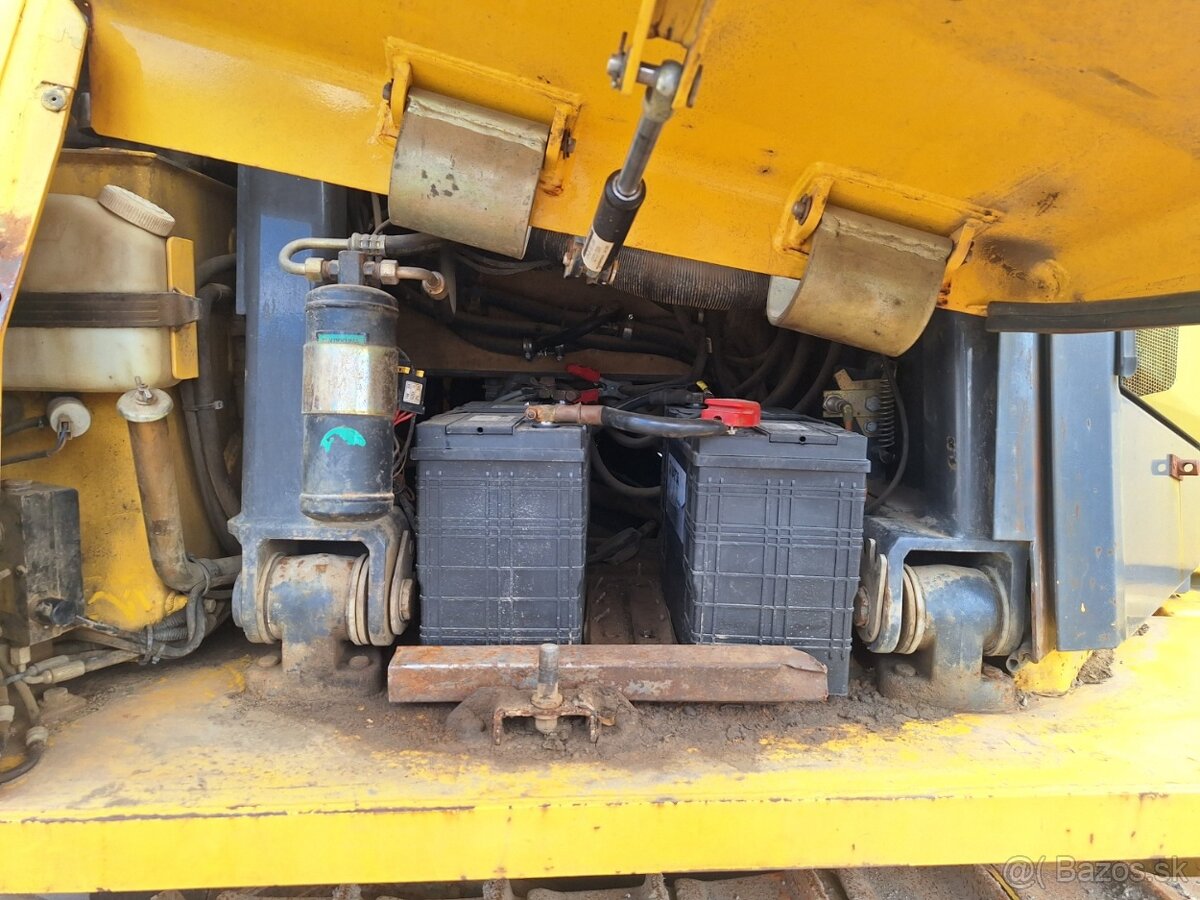 NEW HOLLAND D150 - 19