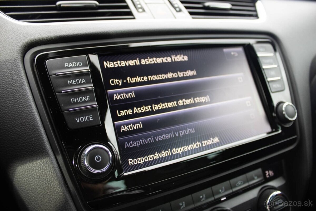 Škoda Octavia Combi 2.0 TDI DPF RS DSG - 19