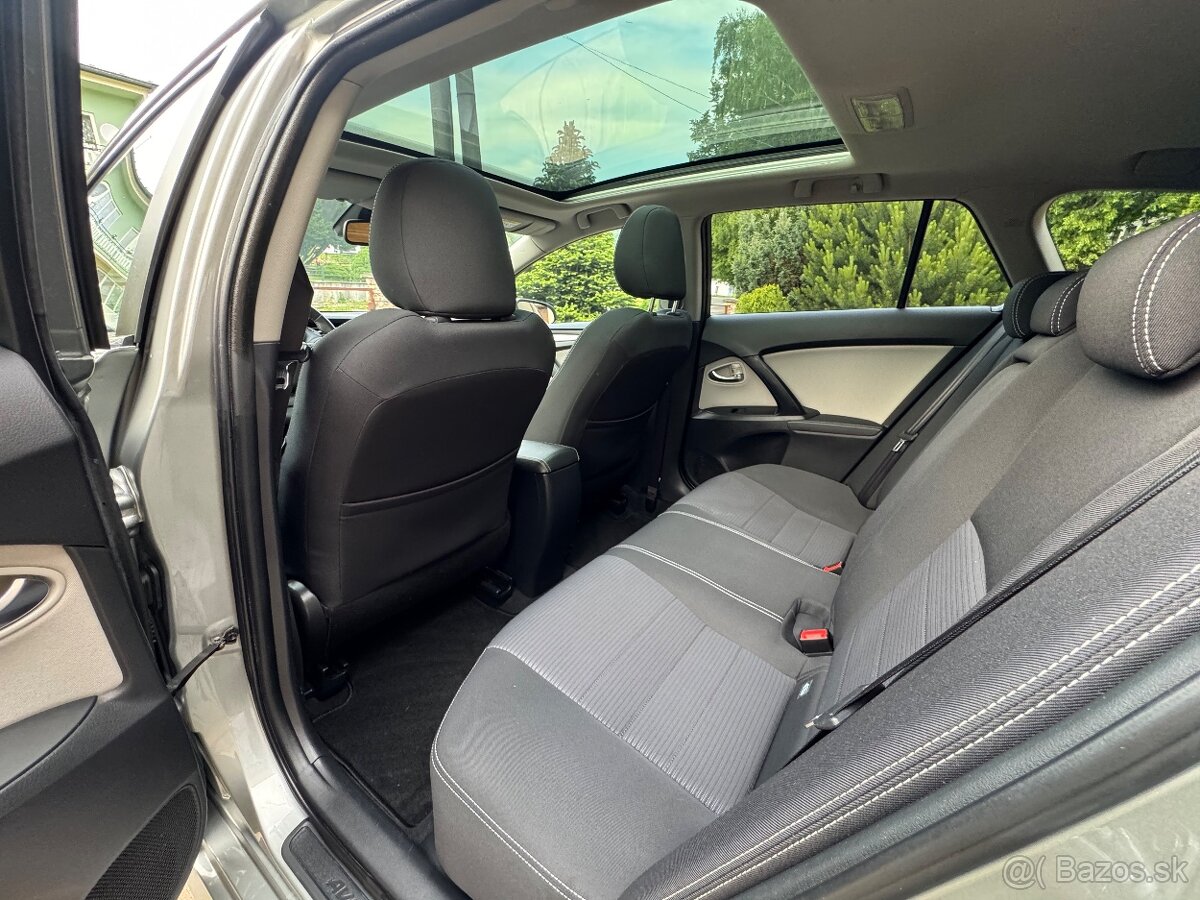 Toyota Avensis Combi 1.8i Valvematic - 19