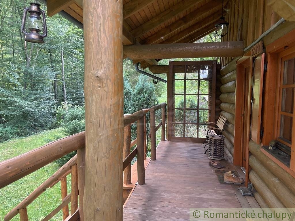 Kanadský zrub pod lesom neďaleko Košíc - 19