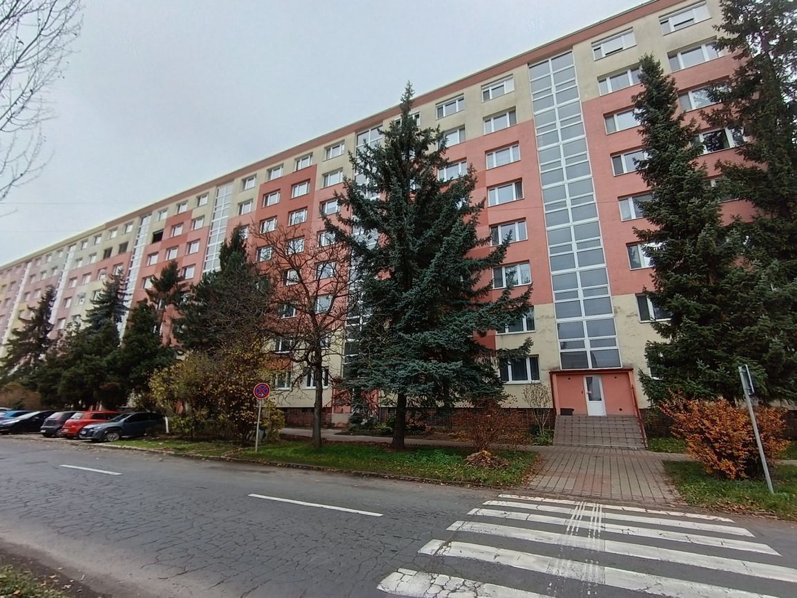 Na predaj priestranný a slnečný 2,5-izbový byt na Novohradsk - 19