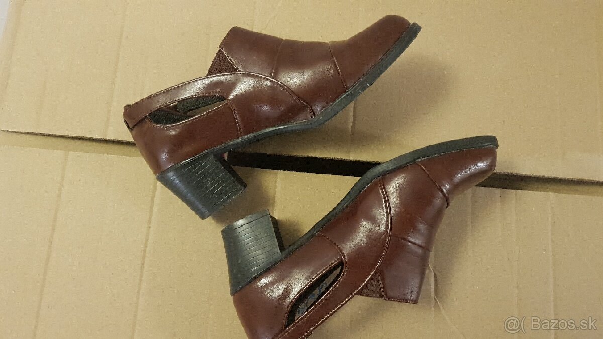 Adidas 35, Nike 36/37, 38, topanky 36 a 2x lodicky 37 - 19