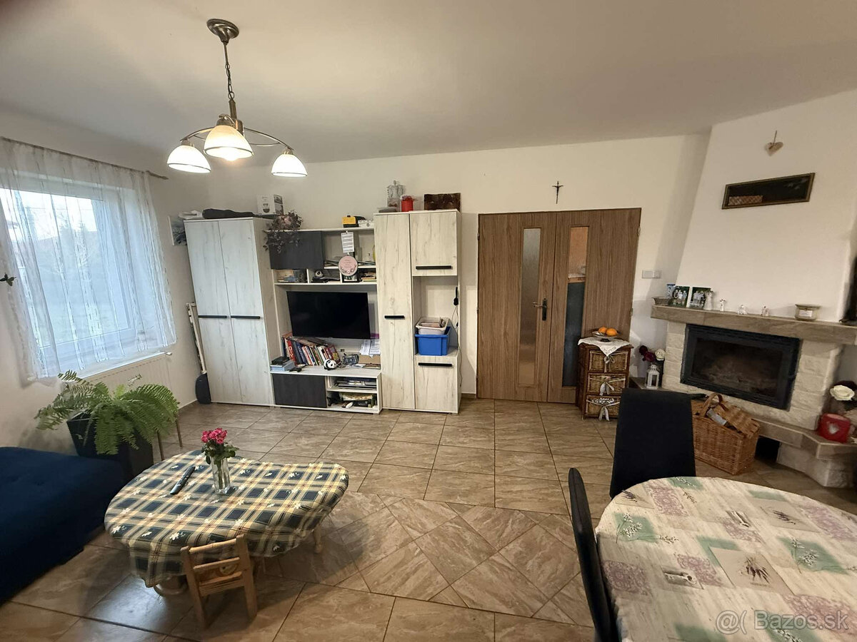 Nová cena - Rodinný dom s krásnou záhradou - 19