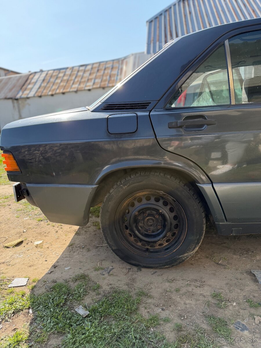 Mercedes Benz 190 E W201 2.5D - 19