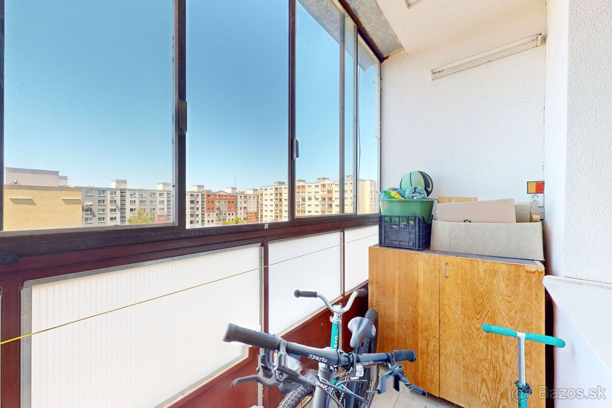 Garáž, 4 izby, 2 loggie a to všetko v samom srdci Dlhých Die - 19