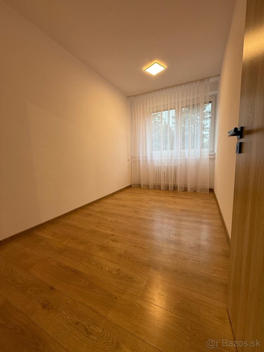 4i byt |balkón+loggia| NEZARIADENÝ | centrum Predmestská - 19