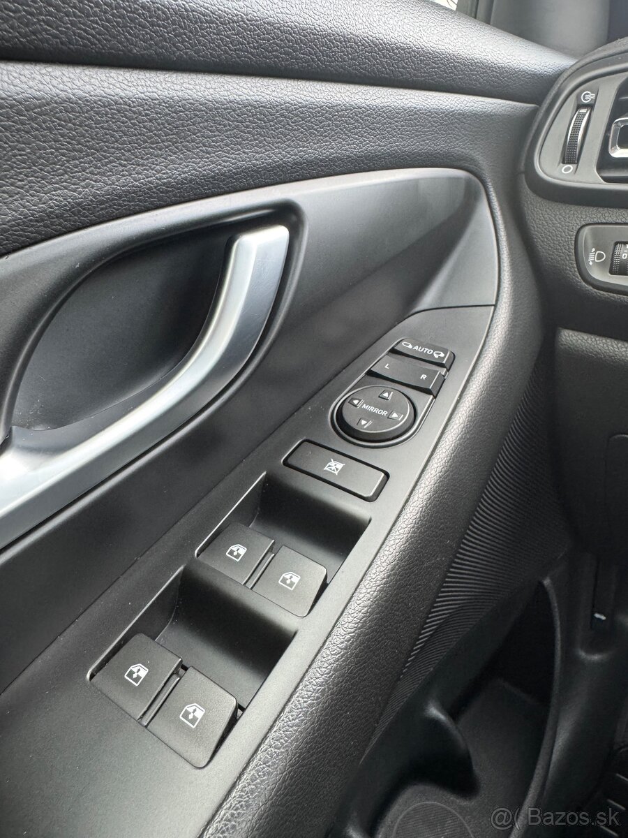 Hyundai i30 CW 2021, 1.6 CRDi Family, automat, DPH - 19