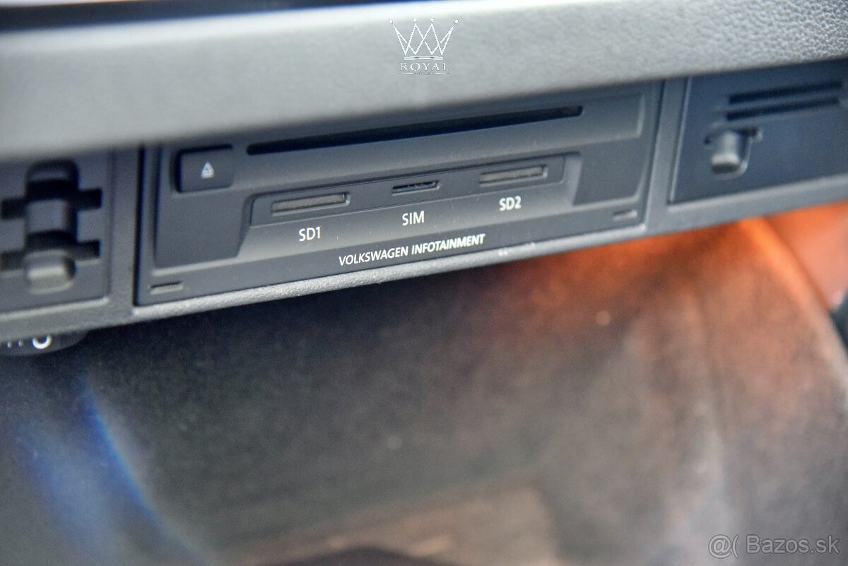 Volkswagen Golf Variant 2.0TDI Highline WEBASTO Keyless - 19