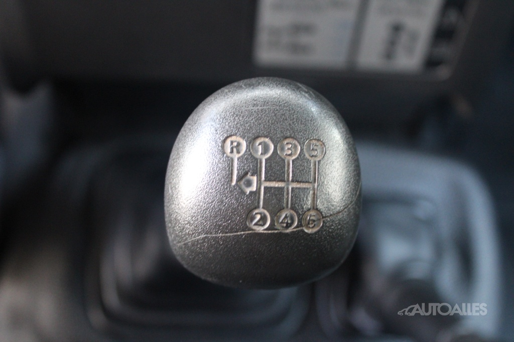 Land Rover Defender 2,4 TDCi 90 kW 110 SW 4x4 - 19