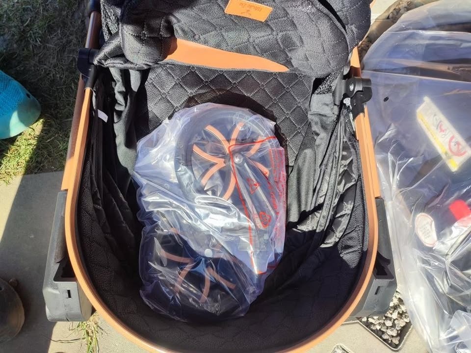 Nový kombinovaný kočárek 3v1 (černo-zlatý) - 19