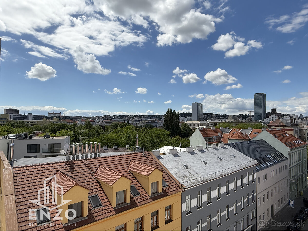 PRENÁJOM: Priestranný 4-izbový byt s výhľadom na hrad v cent - 19