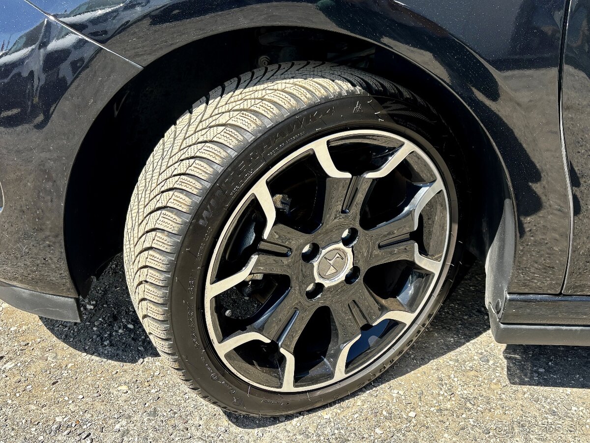 Citroën DS3 1.6 HDi SPORT CHIC 68kW - 19