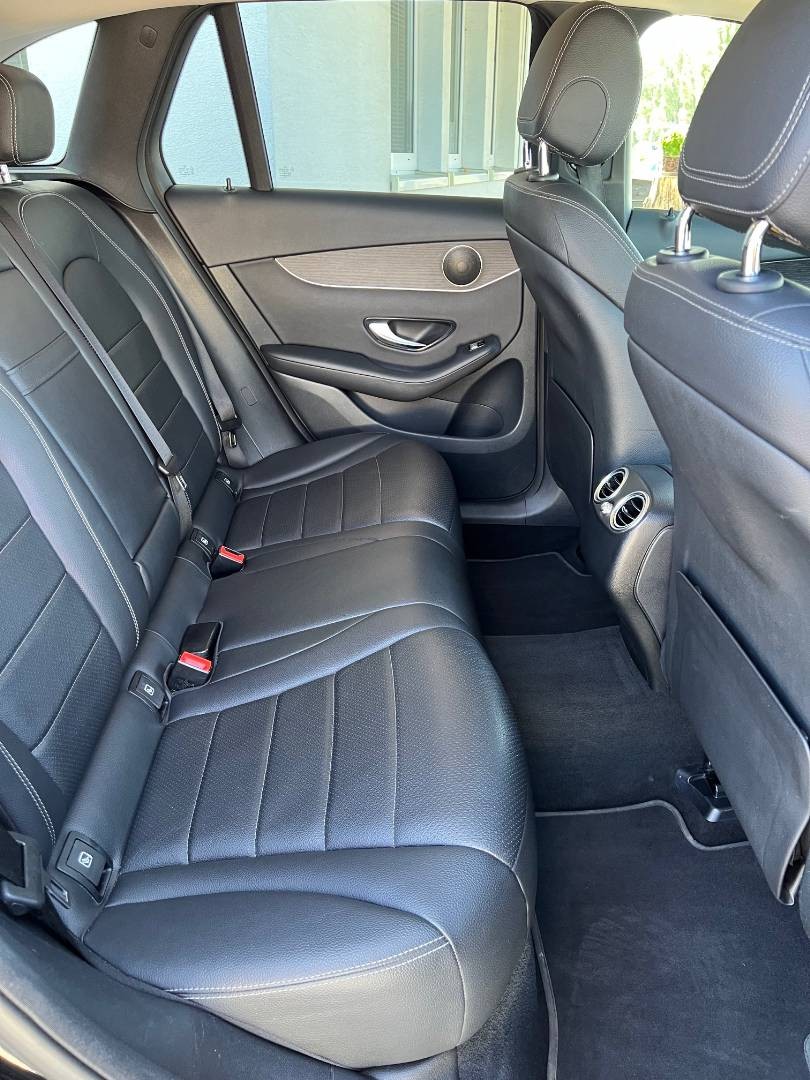 Mercedes-Benz GLC SUV 200 d 4MATIC A/T - 19