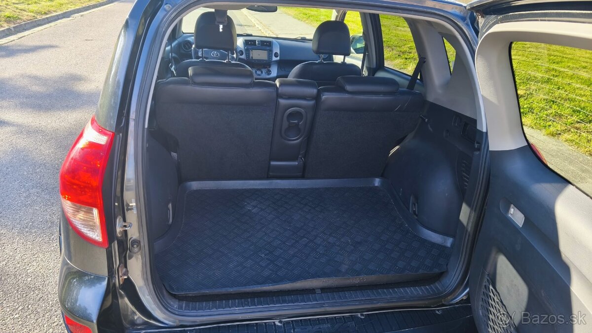 TOYOTA RAV4 2.2 D-4D - 19