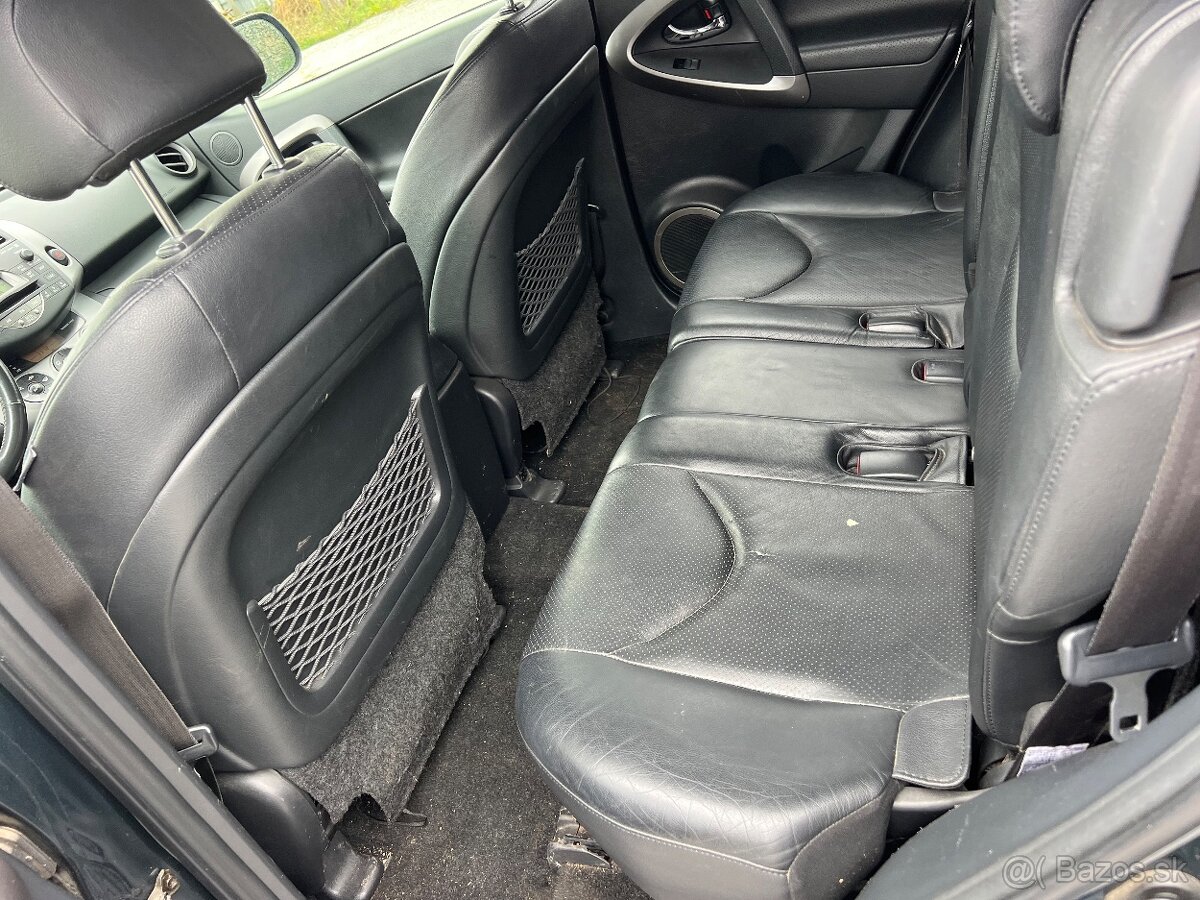 Toyota RAV4 2.2 D-4D 180 X+ - 19