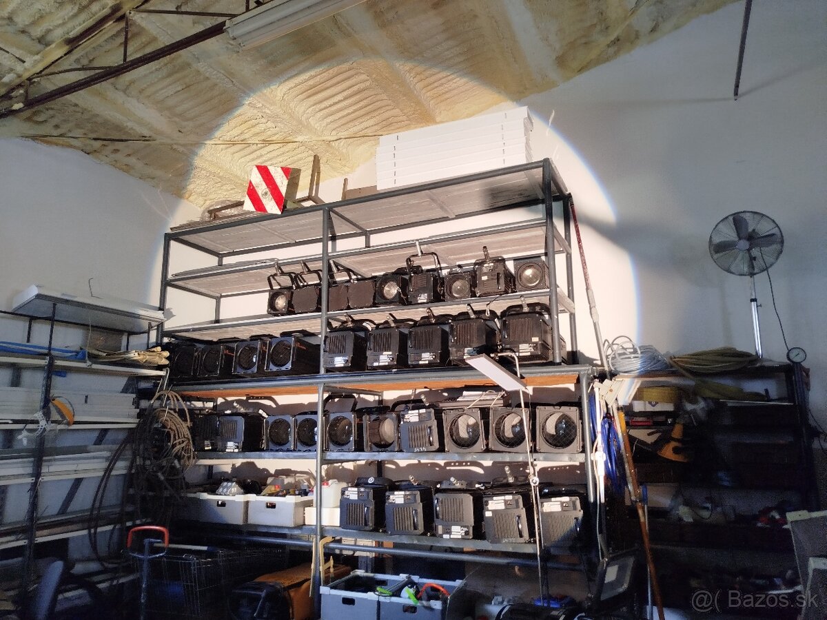 Predám Fresnel - divadelné reflektory Strand Lighting Cadenz - 19