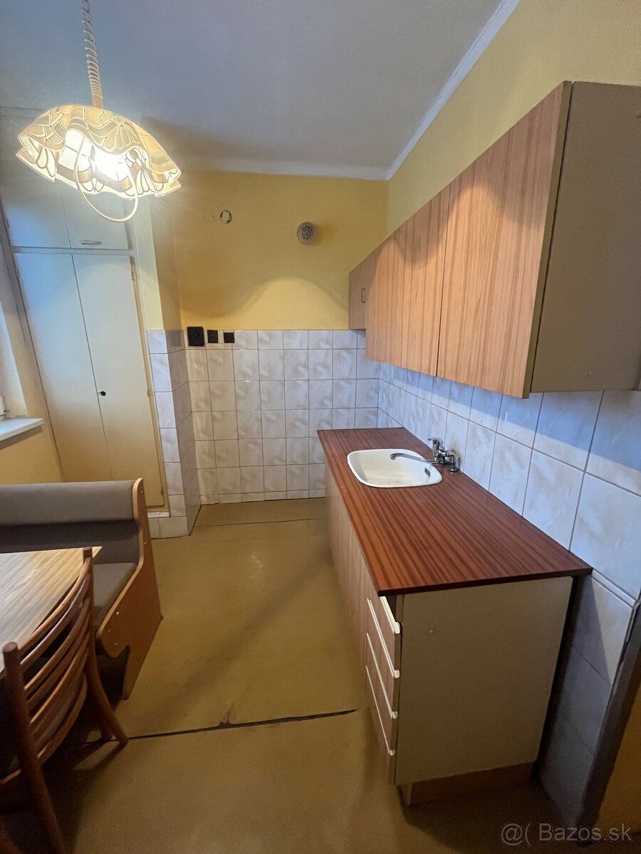 2izbovy byt v Šuranoch - 19
