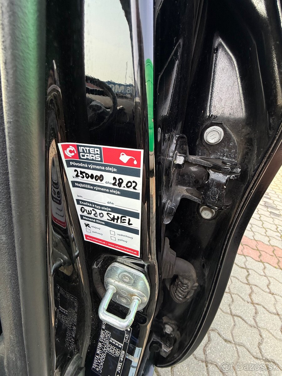 Toyota prius +LPG - 19