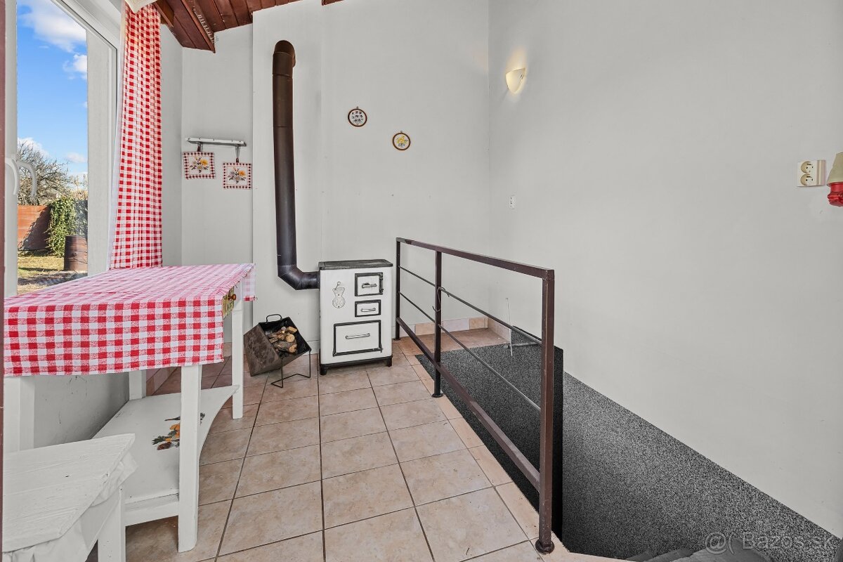 4-IZBOVÝ RODINNÝ DOM S GARÁŽOU, ZIMNOU ZÁHRADOU A PIVNICOU - 19