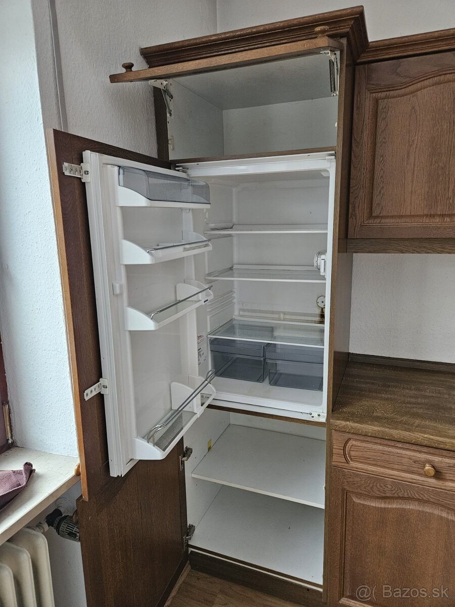 Masívna kuchynská linka z Nemecka so spotrebičmi - 19